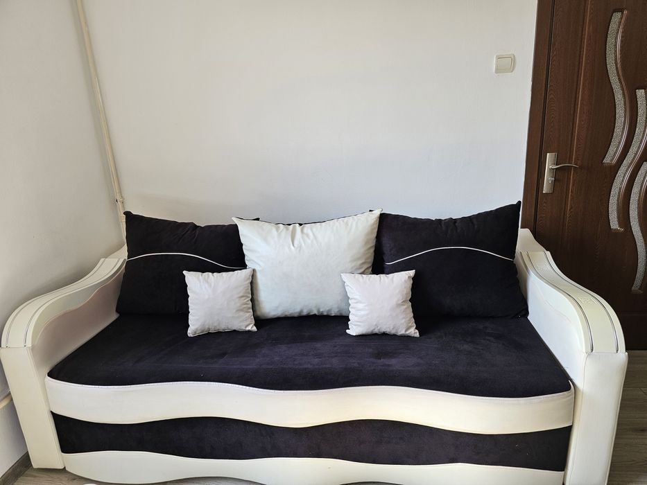 Apartament cu 3 camere de vânzare