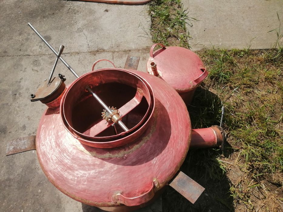 Vand cazan de tuica orice mărimi dorite

Avem pe stoc cazane de tuica