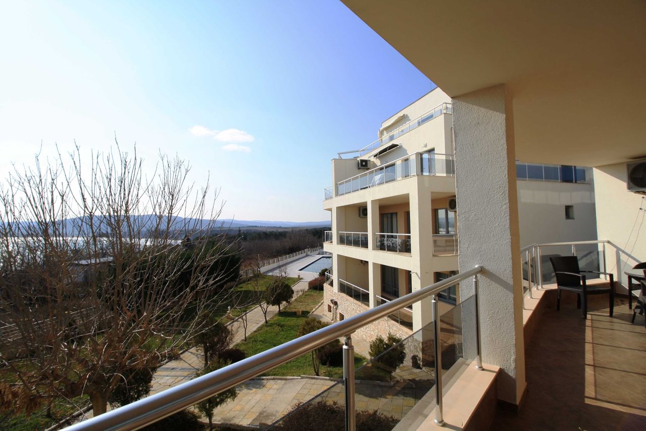 Продава се Тристаен апартамент в Бяла - 133 кв.м за 662 €/кв.м - Снимка #13