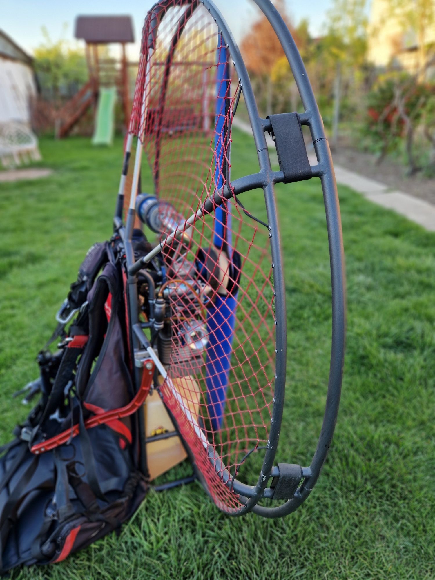 Paramotor Simonini mini 2 , cadru și seleta aproape noi