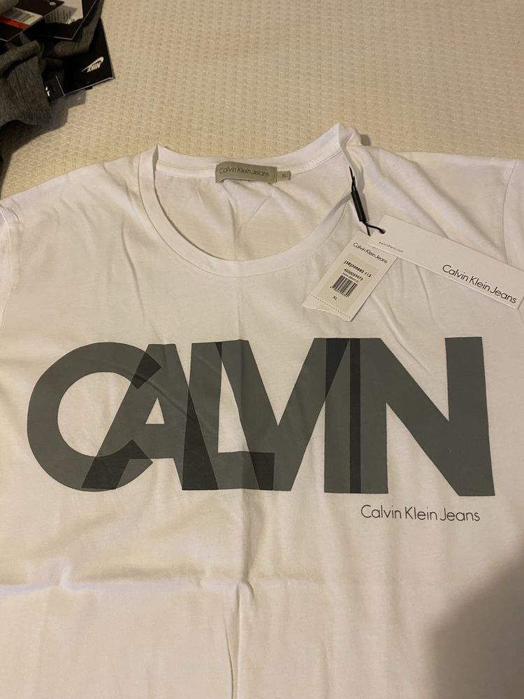 Tricou barbatesc Calvin KleinXL nou cu eticheta