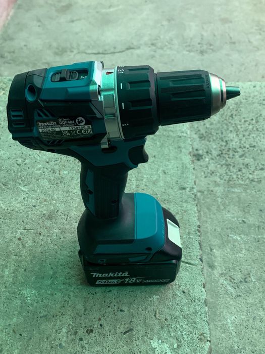 Masina de gaurit si insurubat MAKITA