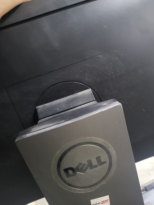 Монитори Dell със стойка