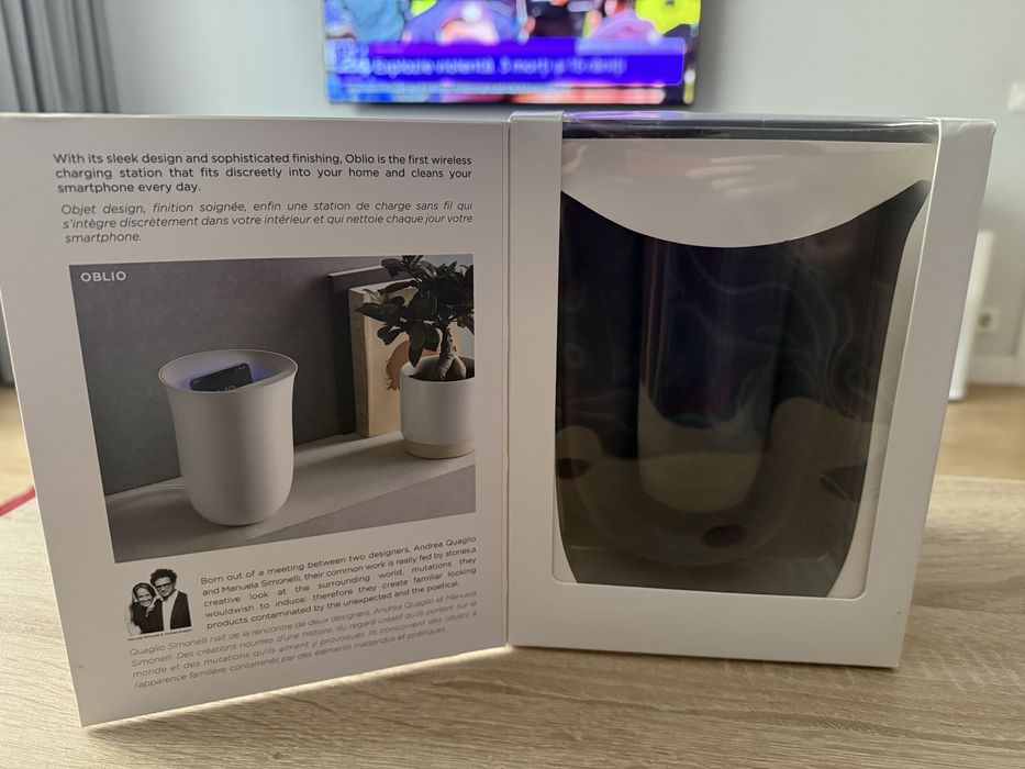 Incarcator wireless cu sterilizator UV Lexon Oblio, 10W, Matte Black