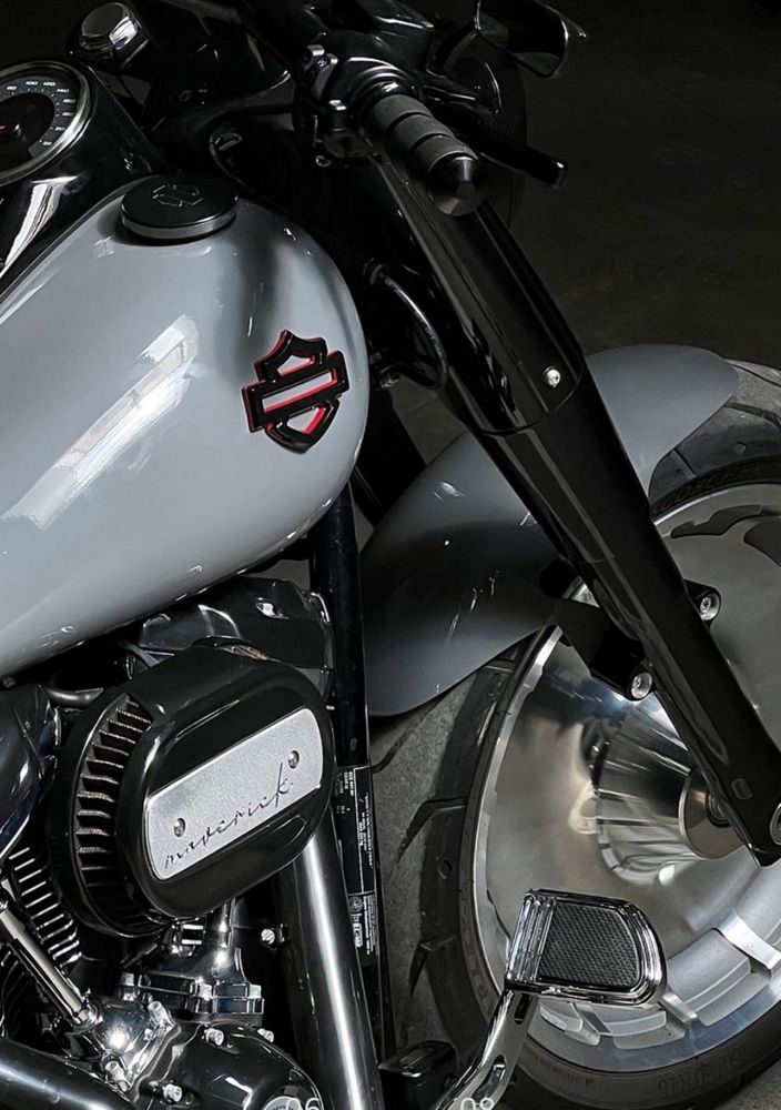 Harley CVO si FAT BOB si V-ROD embleme metalice rezervor si casca