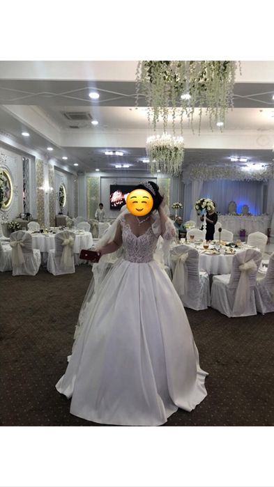 Свадебное платье, фата, корона, колье