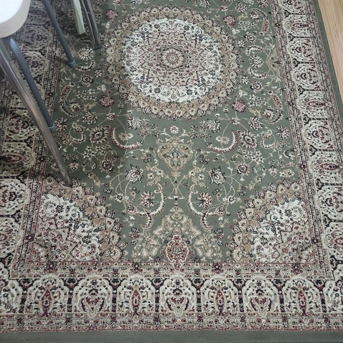 Ковёр размером 2,3×1,5 м