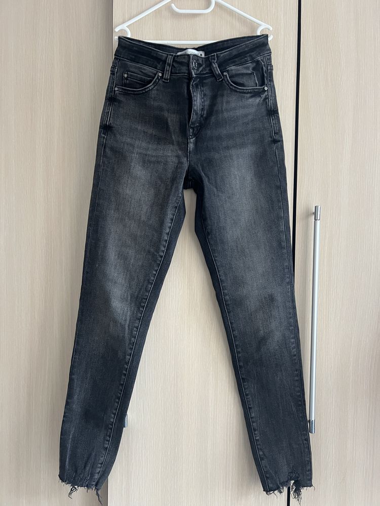 Различни Панталони Zara