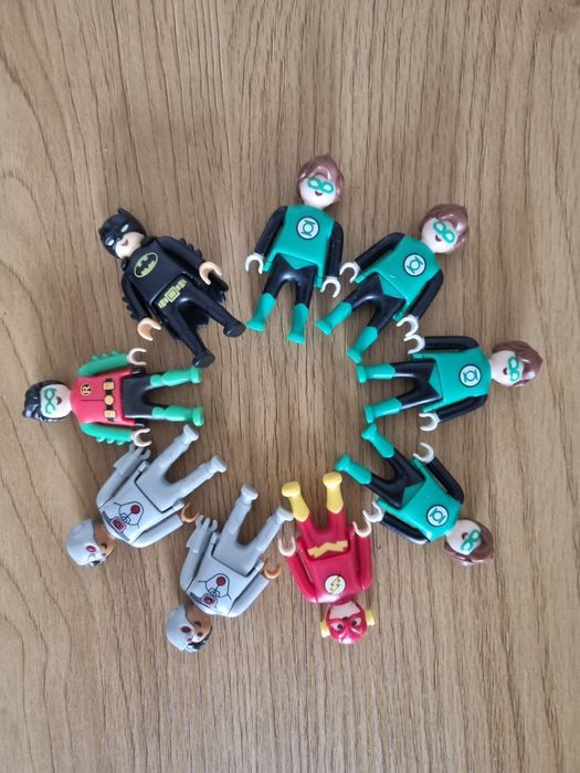 Фигурки  DC playmobil KinderSurprice