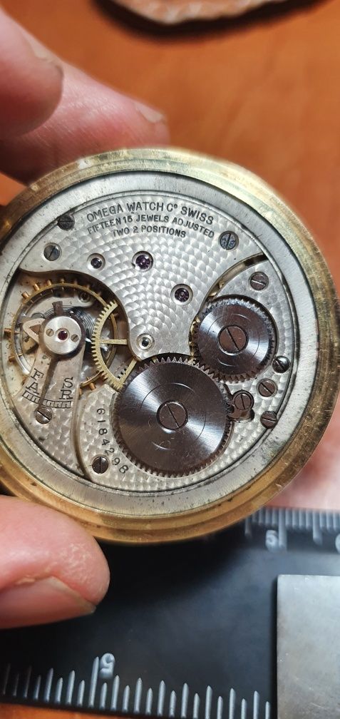 Vintage omega medaliat carcasa aur 14 carate servizata