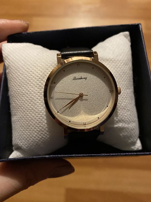 Vând ceas damă - negru