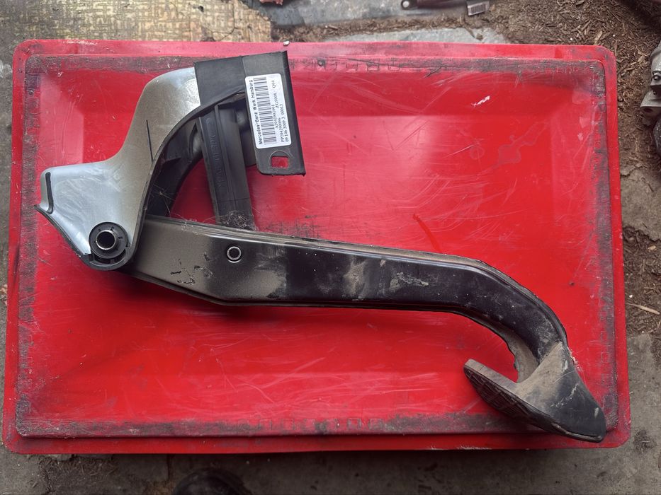 Педали Mercedes W204 2:2cdi Автомат