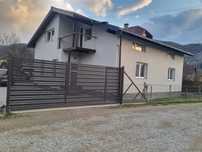 Vând Casa si anexa cu beci, teren 700 mp +PANOURI Curent+Gaz