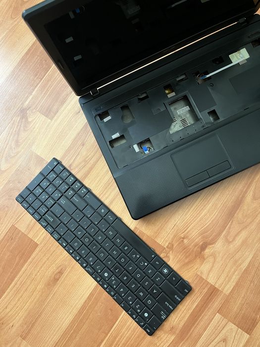 Asus X54H Case (fără placă de bază)