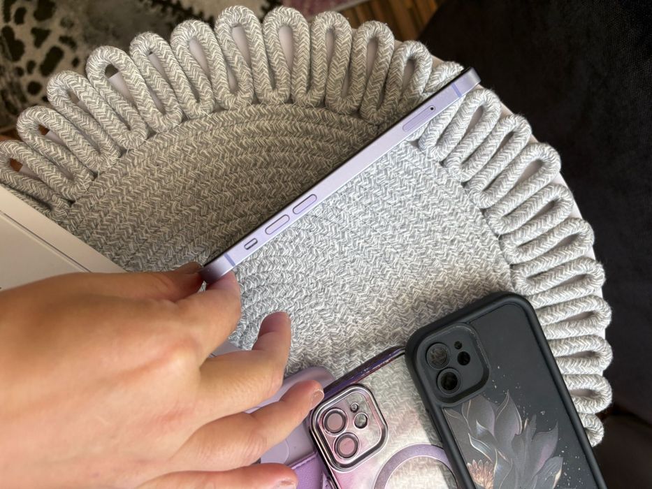 Vând  telefon iPhone 12