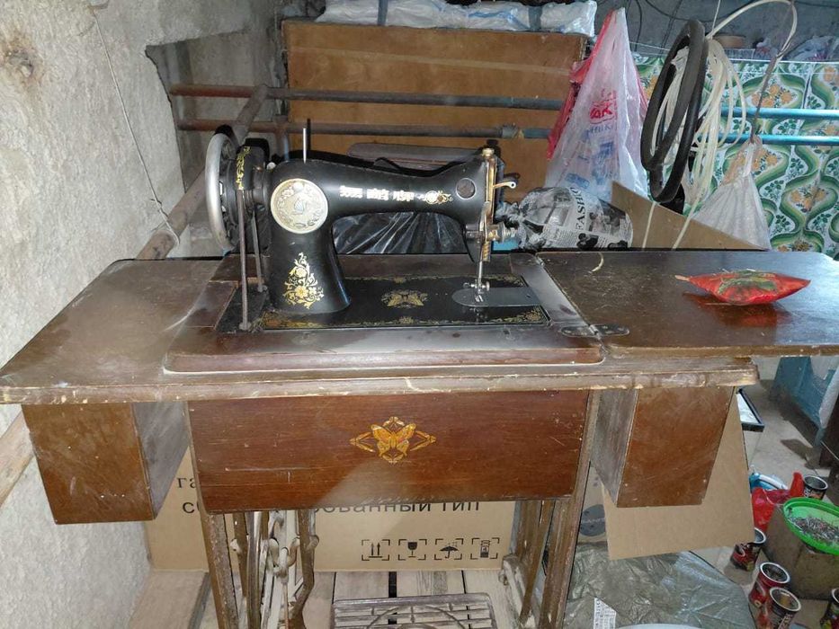 Швейная машинка не электрическая