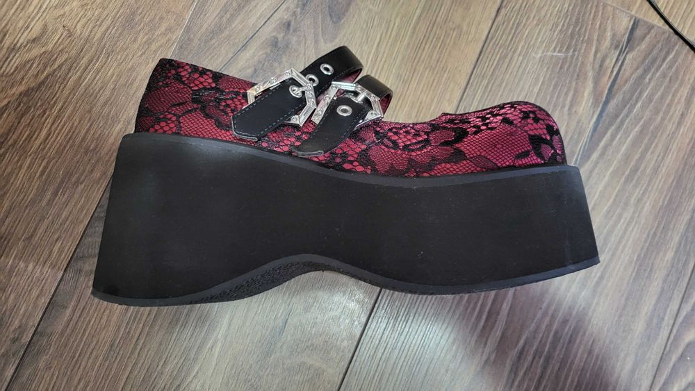 Pantofi de damă noi