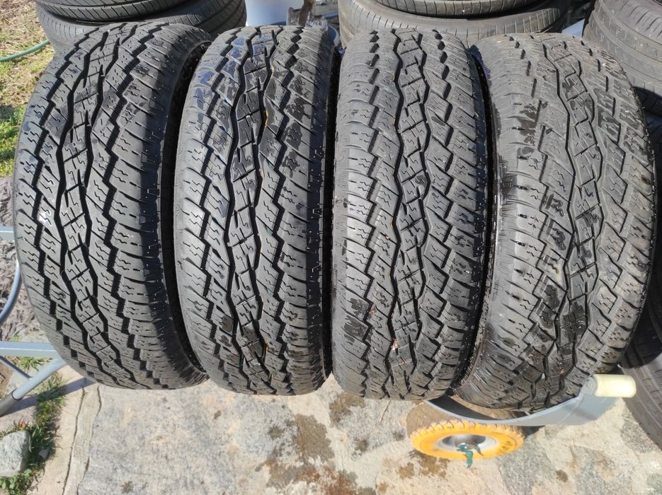 215/65/16 TOYO A/T