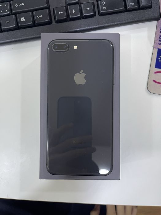 Iphone 8 plus в идеальном состаянии каробка документ