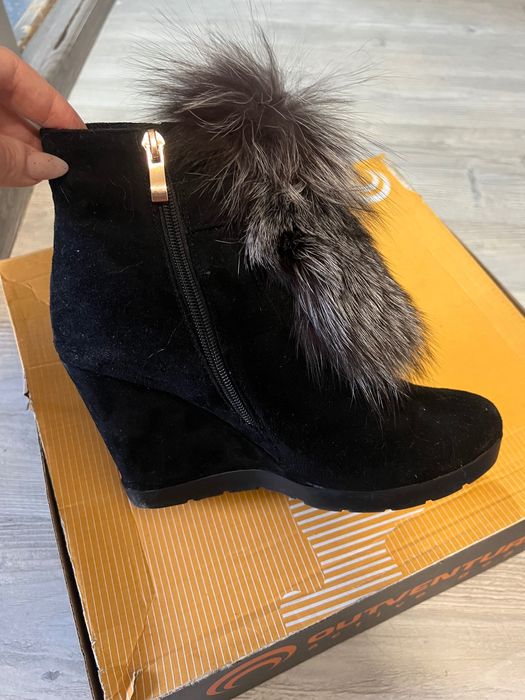 Женские ботильоны на танкетке.