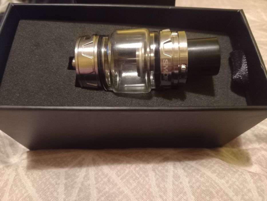 Diverse obiecte noi și unele folosite, dar în stare perfectă