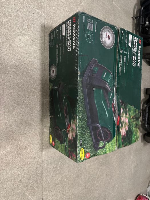 Robot tuns iarba parkside nou