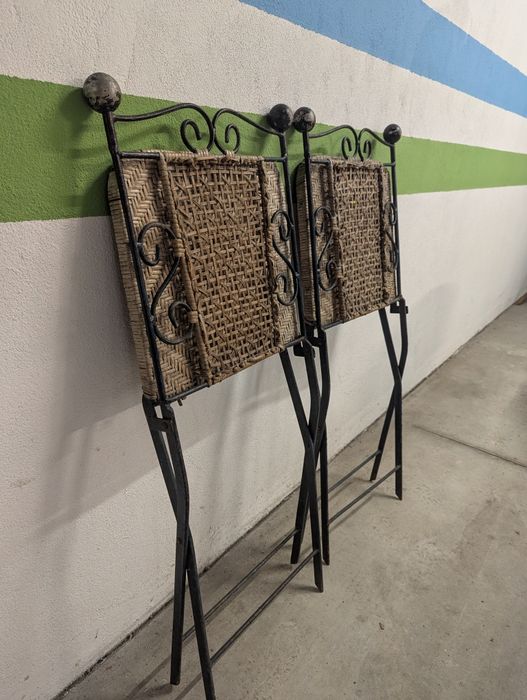 Градинска маса с два стола