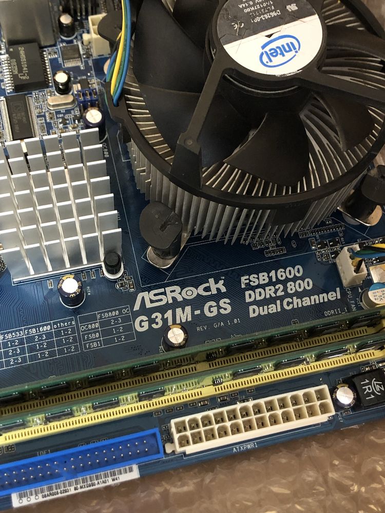 Комплект G31M-GS | 2x2GB [4GB] RAM