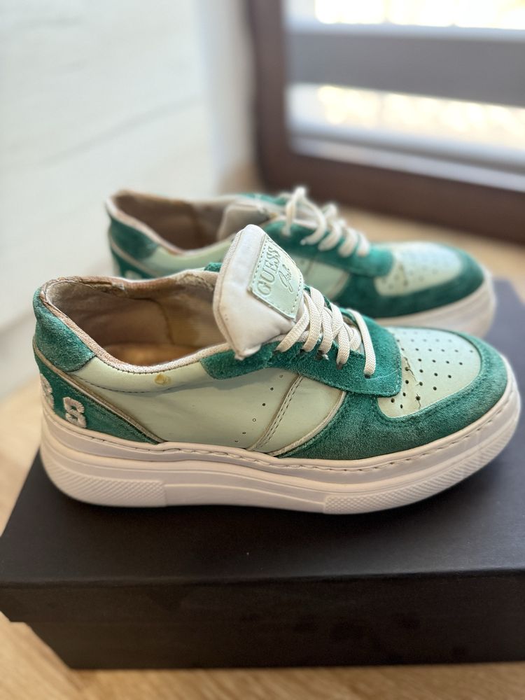 Дамски кефове Guess