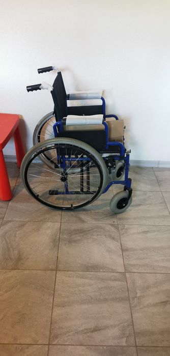 Scaun transport pacienti adulti invalid handicap