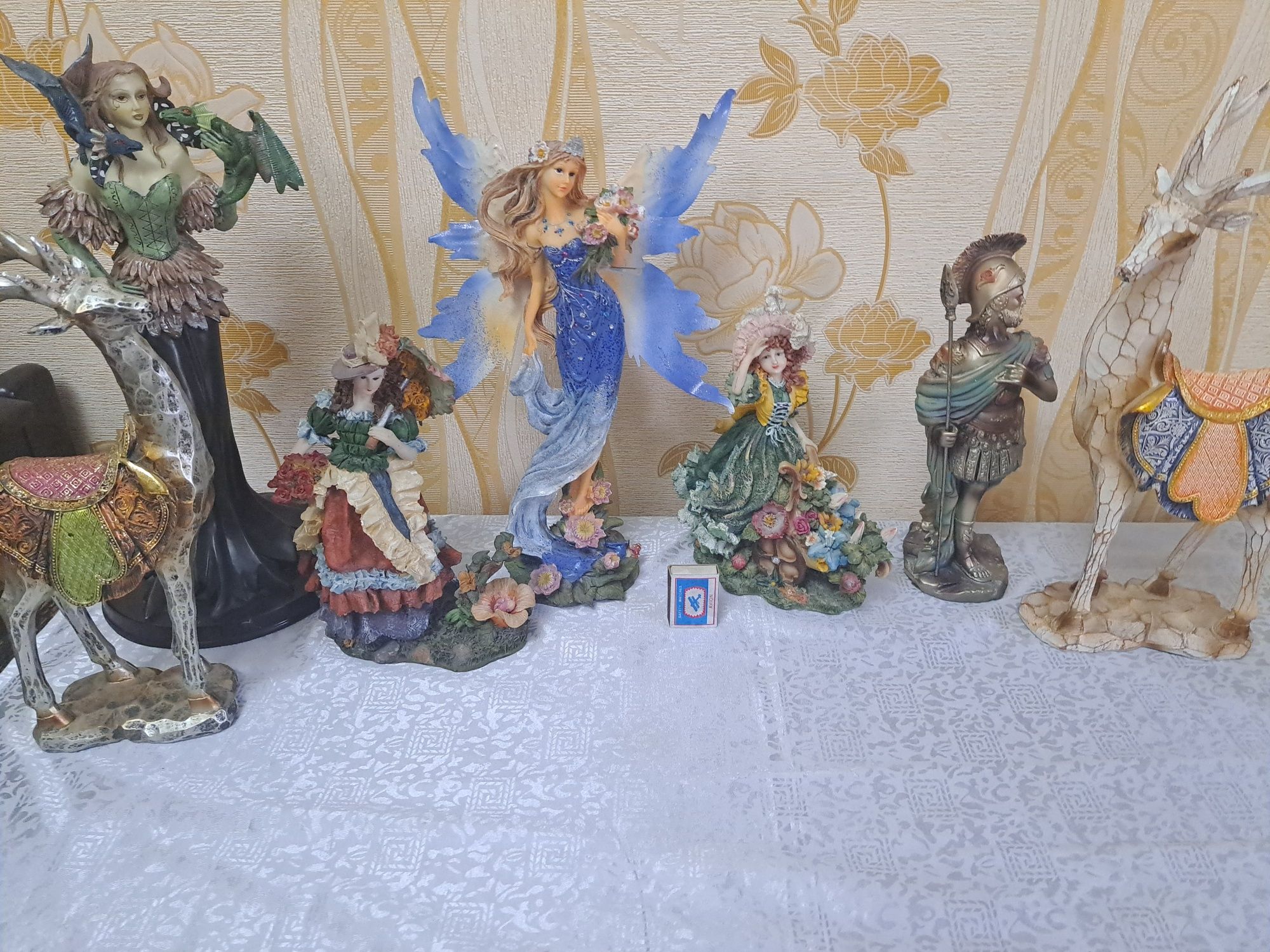 Хайкалчалар каллекциянерлар учун яни  фея ритцер ва бошка кахрамонлар