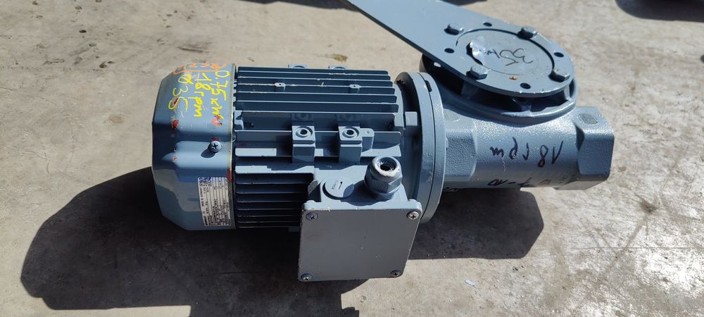 Motor electric trifazat cu reductor, 0.75kW, 18rpm, 380V