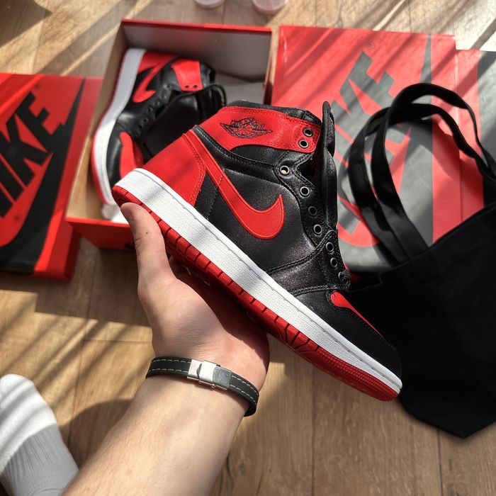 Jordan 1 Satin Bred mai multe marimi