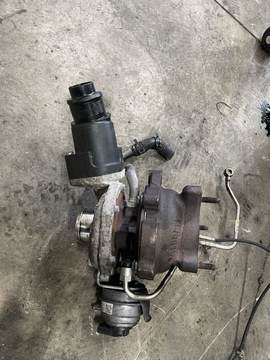 Turbina / galerie evacuare Audi A4 A5 A6 CGL CJC 2.0 diesel