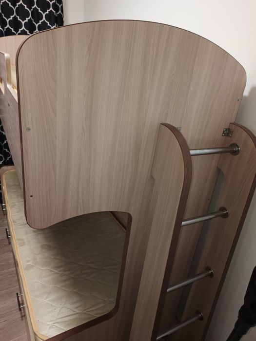 Продам двухъярусную кровать