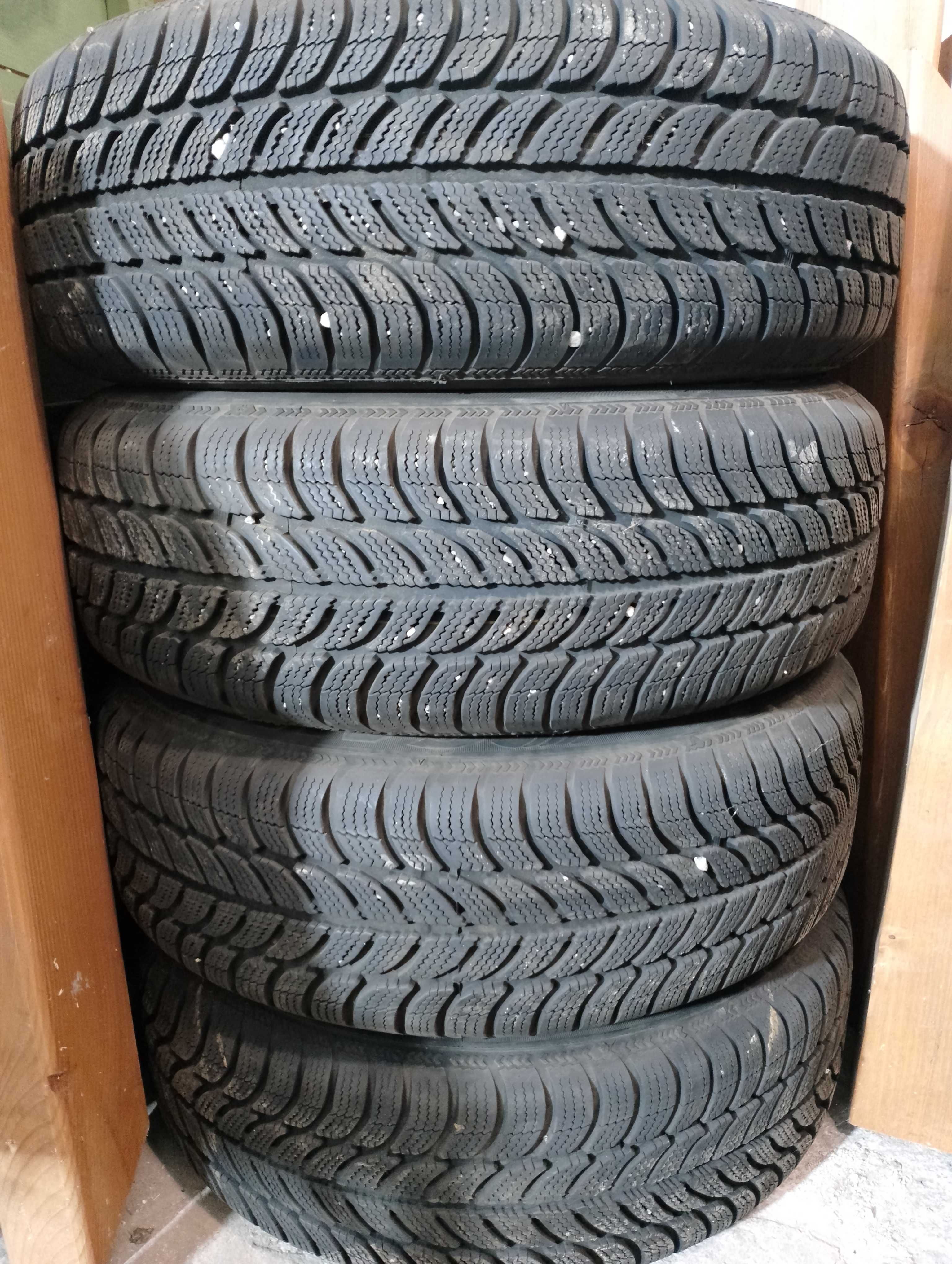 Дебица 195/65/R15 зимни