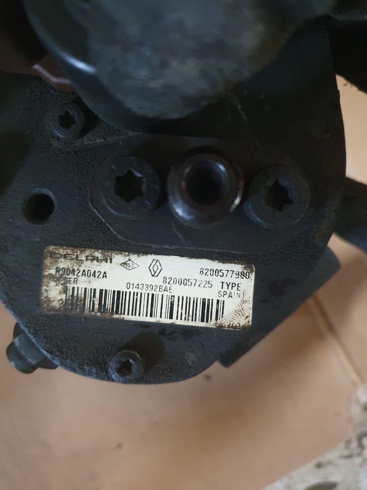 Injectoare / pompa injectie renault clio megane dacia logan 1.5 dci