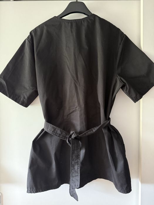 Vand costum nou pentru diferite activitati care necesita uniforma