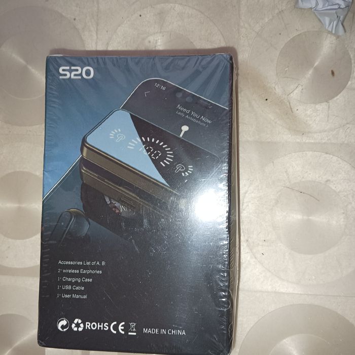 Беспроводные наушники с функцией Power Bank.