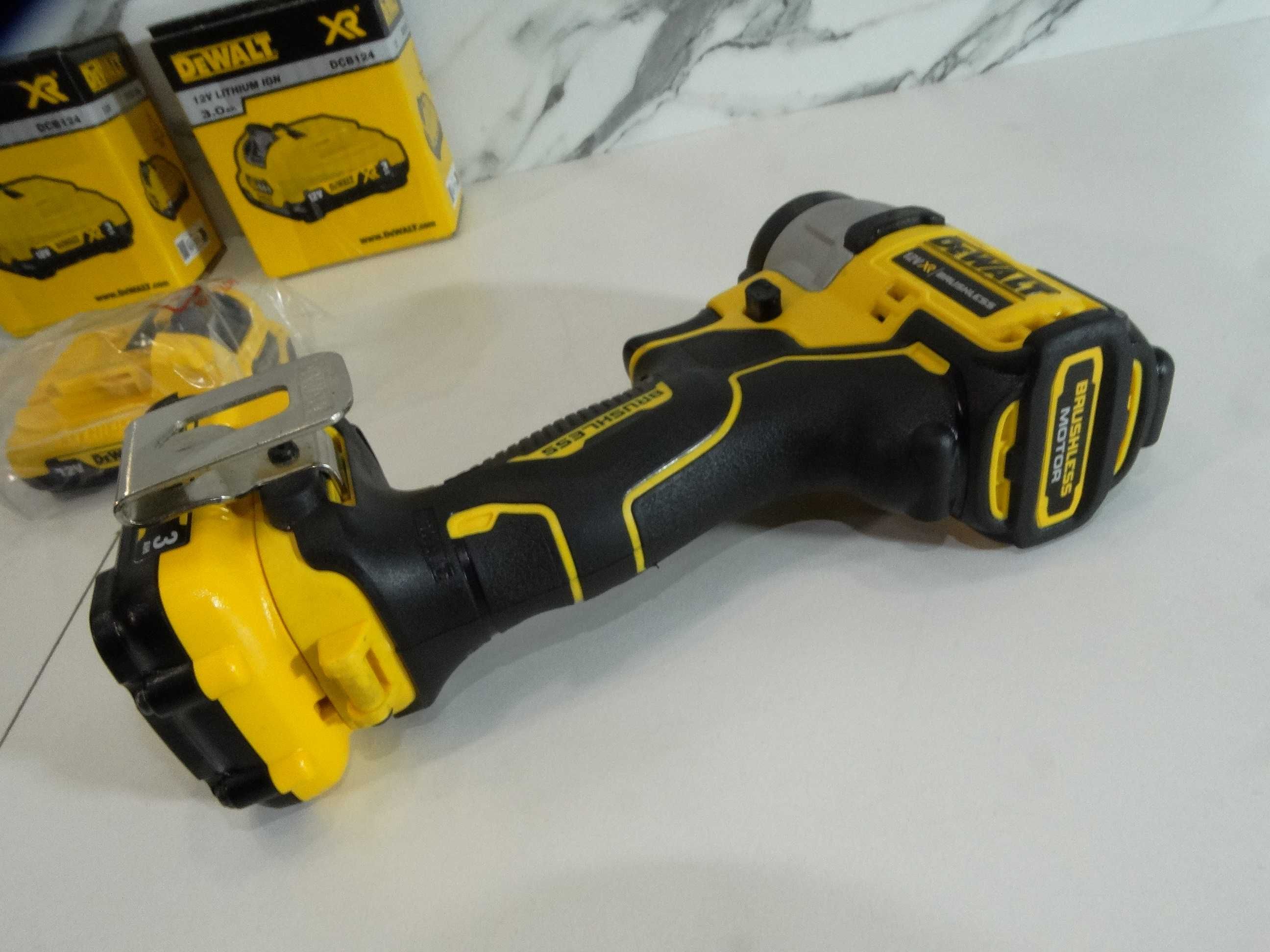 Dewalt DCF 801 / 2 x 3.0 Ah - Ултра компактен импакт драйвер - 163 Nm