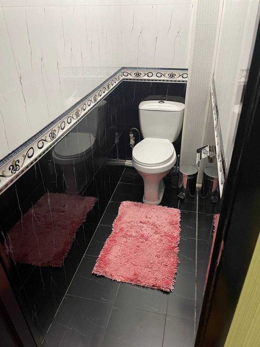 м.Ойбек ул.Чехова школа 60 2-комн 2/9 65 м² ремонт меб/тех