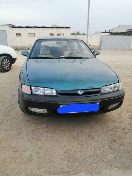 Машина Мазда Кронус сатылады.