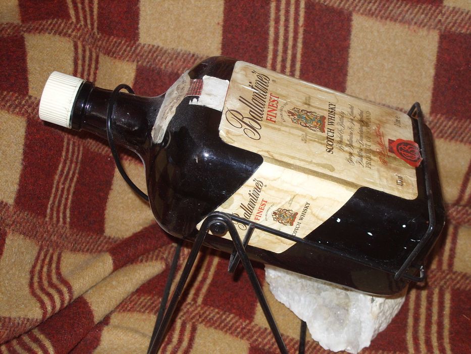 3 литрова празна бутилка с метална стоика 1980 г