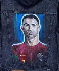 XL, Ronaldo - hand made acrilic pe geacă cu glugă detasabilă, unicat.