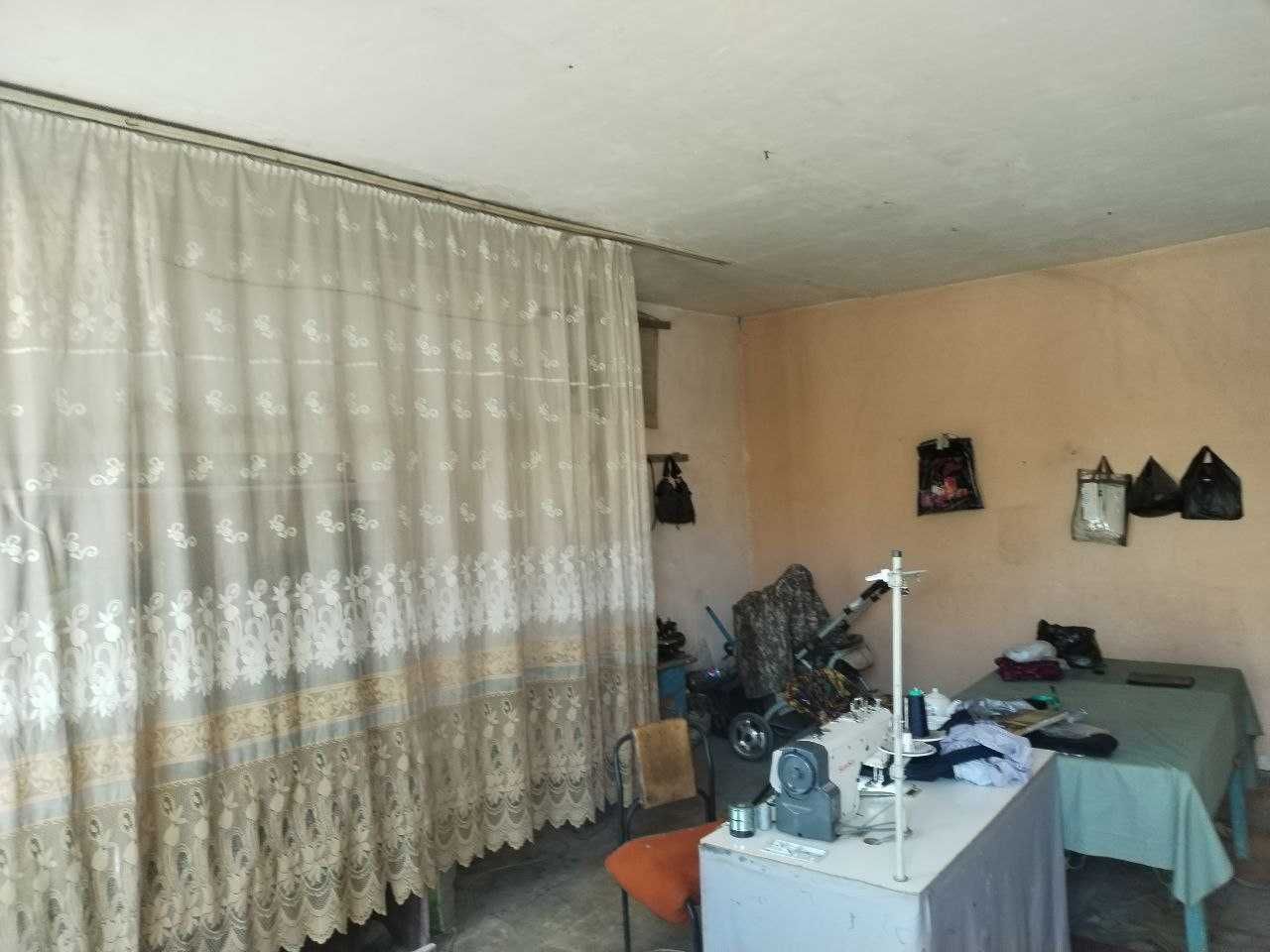 Xizmat ko`rsatish binosi bolib-bolib tolash sharti asosida sotilmoqda.