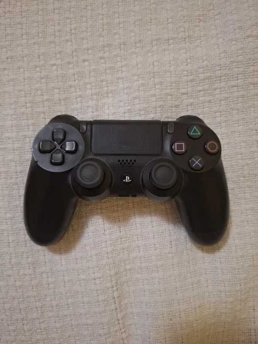 оригинален джойстик DUALSHOCK 4 v2 за PS4