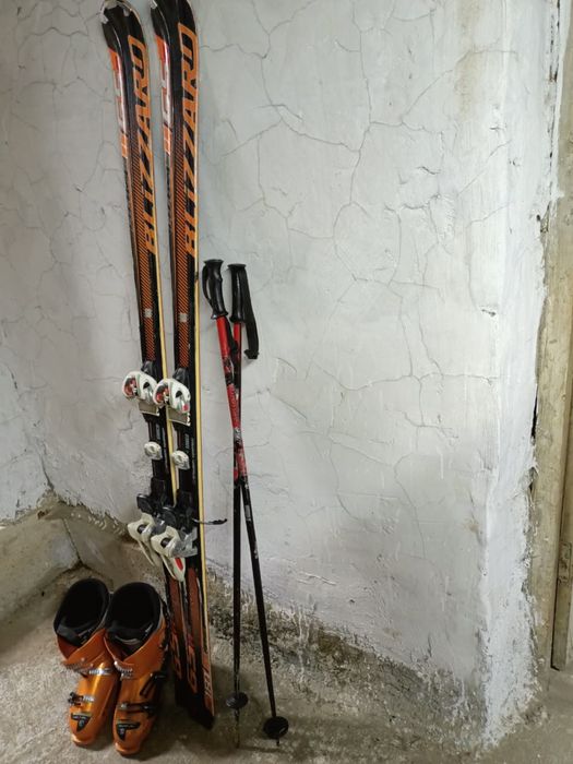 Продам лыжы с ботинками