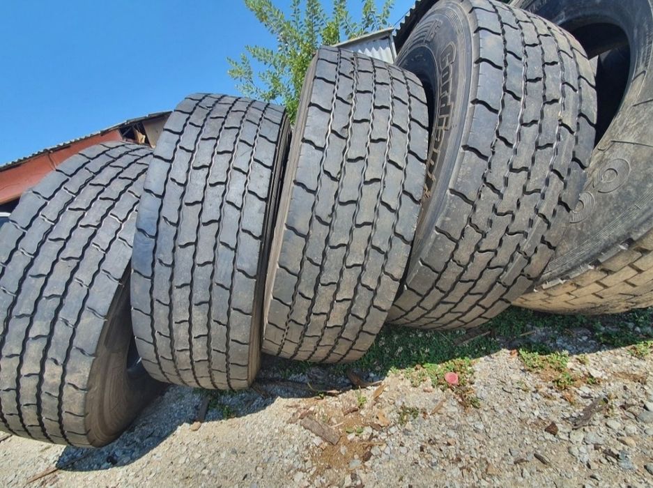 Anvelope 315 70 22.5 și 385 65 22.5 recanelate
