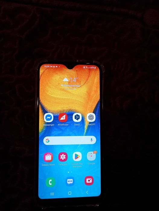 Samsung a20e в супер състояние