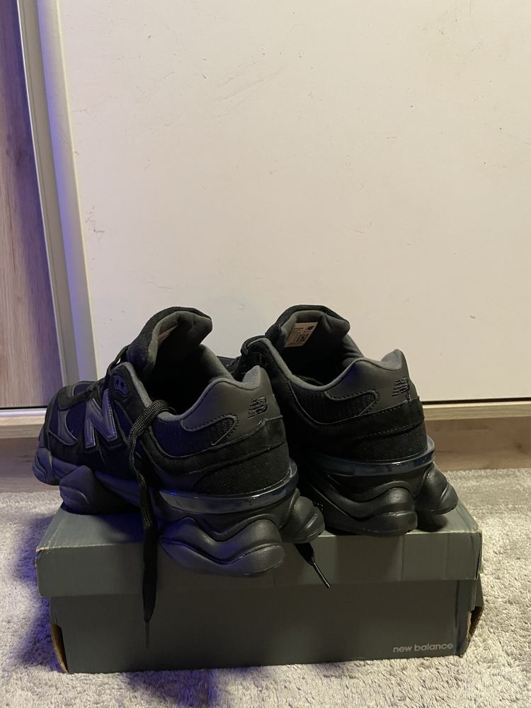 New Balance All Black